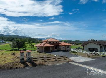 Casa de 3 habitaciones, Boquete · Residencial en un Espacioso Lote en Venta en Boquete Country Club, Boquete, Chiriquí
