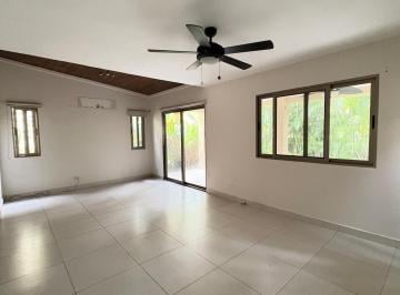 Casa · 250m² · 3 Recámaras · 2 Estacionamientos · En Venta Hermosa Casa Unifamiliar, Woodlands Panamá Pacifico