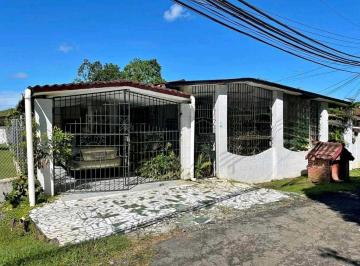 Casa · 245m² · 4 Recámaras · 2 Estacionamientos · Venta de Casa en David,450 m²