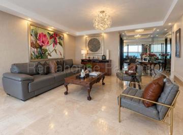 Apartamento de 3 habitaciones, Panamá · Venta de Exclusivo Apartamento Frente Al Mar en PH Torre del Pacifico Av Balboa | 216 m²