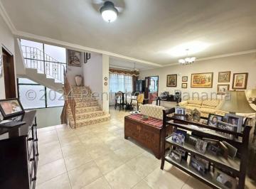 Casa de 4 habitaciones, Panamá · Venta de Casa con Línea Blanca en El Carmen El Carmen | 468 m², 4 Rec.