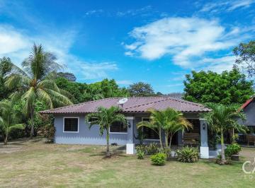 Casa de 3 habitaciones, Alanje · Propiedad de 2,182 m² con Casa de 3 Hab, Casa de Huéspedes y Potencial de Inversión en Venta - Alanje