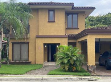 Casa · 518m² · 4 Recámaras · 2 Estacionamientos · Venta de Casa en Embassy Club, Clayton