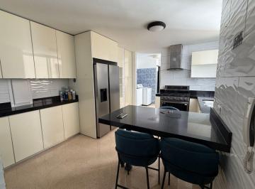 Apartamento de 3 habitaciones, Panamá · Se Alquila Apto Amueblado y Remodelado en Paitilla