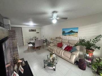 Apartamento de 3 habitaciones, Panamá · Venta Casa Versalles
