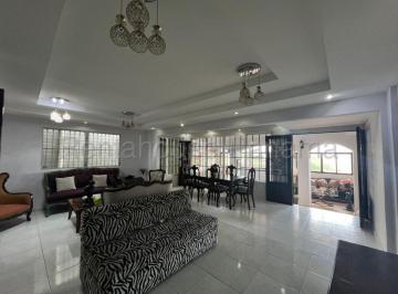Casa de 5 habitaciones, Panamá · Venta Casa Altos de Panamá