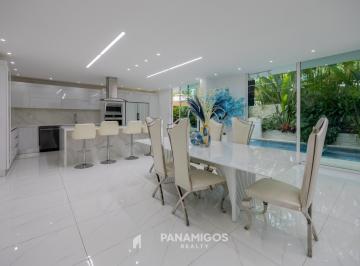 Casa · 305m² · 3 Recámaras · 3 Estacionamientos · Casa con Piscina en Renta en Costa Esmeralda - Costa Sur