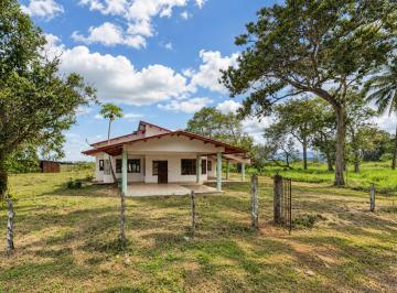 Casa de 4 habitaciones, David · Casa de 4 Habitaciones en 1.85 Acres en Venta en David, Chiriquí