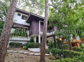 Casa de 5 habitaciones, Panamá · Venta de Casa en Hato Pintado