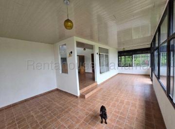 Casa de 4 habitaciones, Volcan · Vendo Casa de 422 m² en Volcan Volcán Centro 27 - 2338srz
