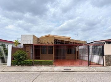 Casa de 8 habitaciones, Panamá · Casa en Venta en Parque Lefevre 27 Mm²233