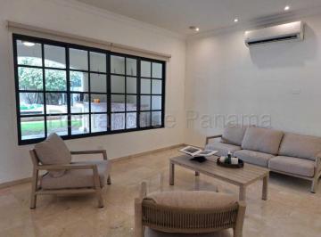 Casa de 4 habitaciones, Panamá · Amplia Casa en Venta en Costa del Este