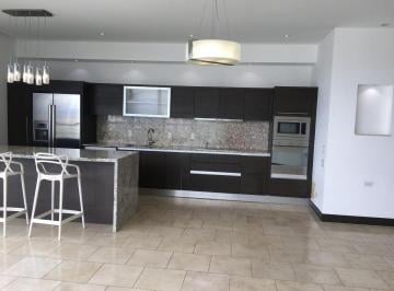 Apartamento de 2 habitaciones, Panamá · Venta de Hermoso Apartamento con Línea Blanca Frente Al Mar en PH Ph Toc Punta Pacifica | 183 m²