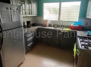 Casa de 8 habitaciones, Panamá · Vendo Casa de 608 m² en Betania 27 - 2381srz