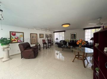 Casa de 3 habitaciones, Panamá · Venta de Casa en Obarrio