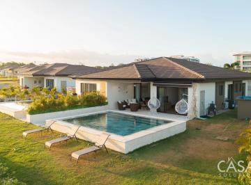 Casa de 3 habitaciones, San Carlos · Casa con Vista Al Mar y Piscina Privada en Alquiler en Casamar, San Carlos, Panamá
