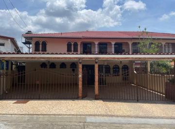 Casa · 442m² · 5 Recámaras · 4 Estacionamientos · Venta de Casa en La Alameda