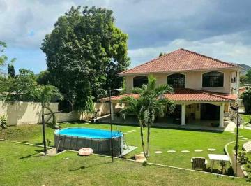 Casa · 470m² · 5 Recámaras · 4 Estacionamientos · Venta de Casa de 2 Pisos en Villa Zaita