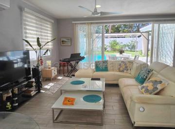 Casa de 3 habitaciones, Coronado · Venta de Moderna Casa de Playa en Coronado | 307 m², 3 Rec.