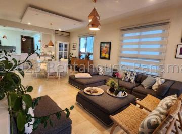 Apartamento de 3 habitaciones, Panamá · Venta de Apartamento con Línea Blanca en PH Greenview Santa Maria | 215 m², 3 Rec.