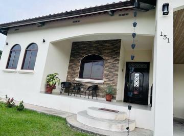 Casa · 320m² · 3 Recámaras · 2 Estacionamientos · Casa en Alquiler en Playa Coronado