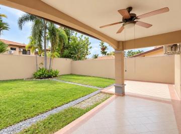Casa · 250m² · 3 Recámaras · 2 Estacionamientos · Versalles1 Casa 250 m² de 3 Recamaras Jardin a $1799