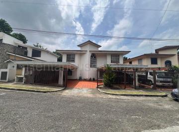 Casa de 4 habitaciones, Panamá · Venta de Casa en Albrook