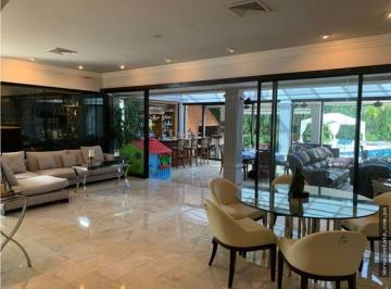 Casa · 1400m² · 4 Recámaras · 3 Estacionamientos · Alquiler de Casa en San Francisco, Altos del Golf