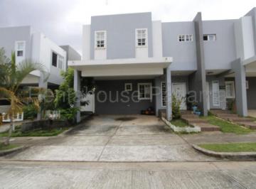 Casa de 3 habitaciones, San Miguelito · Casa en Venta en PH Augusta Brisas de Golf Aecc26 - 8117