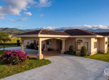 Casa Venta de 3 habitaciones · Casa de 3 Habitaciones en Venta en Boquete Canyon Village, Boquete, Chiriquí