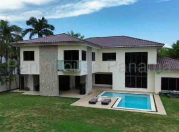 Casa de 4 habitaciones, Panamá · Venta Casa Costa del Este
