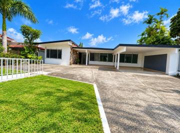 Casa · 800m² · 4 Recámaras · 4 Estacionamientos · Casa en Venta en Loma Alegre, Cerca de Coco del Mar | 800 m² |mz