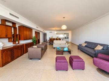 Apartamento · 271m² · 3 Recámaras · 2 Estacionamientos · Apartamento Amoblado en Av Balboa 3 Rec 271 m Frente Al Mar Waters