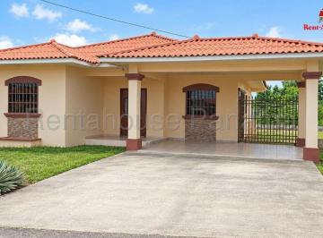 Casa de 3 habitaciones, Panamá · Casa en Venta en Chitré Ys