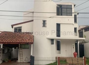 Casa de 6 habitaciones, Panamá · Venta de Casa en El Bosque Gm