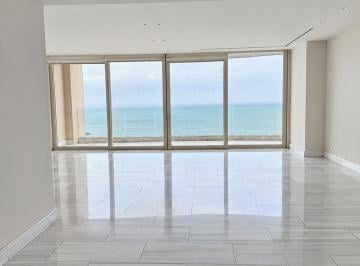 Apartamento · 329m² · 4 Recámaras · 2 Estacionamientos · Se Alquila Apartamento de Lujo The Towers Paitilla