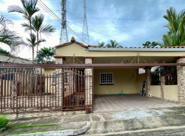 Casa de 3 habitaciones, Panamá · Venta de Casa en Altos de Panamá