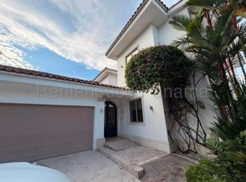 Casa de 4 habitaciones, Panamá · Exclusiva Casa en Alquiler en Santa Maria 27*1701 Mfk