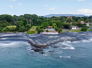 Casa de 6 habitaciones, Chame · Venta Casa Frente Al Mar en Gorgona