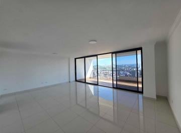 Apartamento · 200m² · 3 Recámaras · 2 Estacionamientos · Alquiler de Apartamento en PH Carreras Tower, El Cangrejo