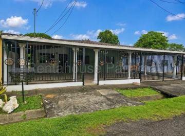 Casa de 3 habitaciones, Panamá · Venta Casa en Las Cumbres Ih