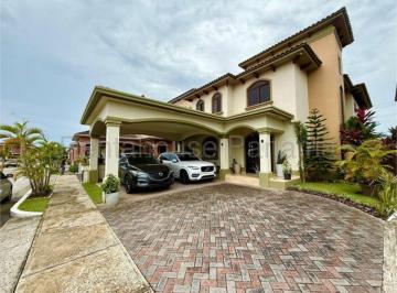 Casa de 3 habitaciones, Panamá · Casa en Alquiler en Costa Sur