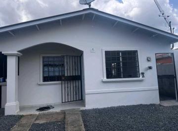 Casa · 93m² · 3 Recámaras · 2 Estacionamientos · Alquilo Casa en La Chorrera Valle Dorado