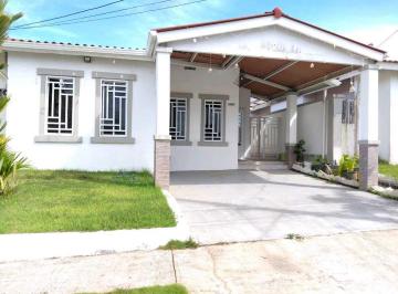 Casa · 136m² · 3 Recámaras · 2 Estacionamientos · Vendo Propiedad en Costa Verde PH Versalles