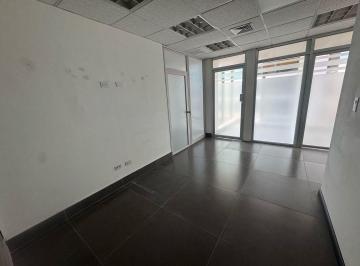 Oficina comercial · 82m² · 1 Recámara · 1 Estacionamientos · Oficina Para Alquiler en El Edificio | Twist Tower, Obarrio.