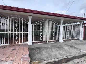 Casa de 3 habitaciones, Panamá · Se Vende Casa en Altos del Romeral, Chanis Gcea23 - 7378