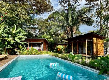 Hotel , Bocas del Toro · Lake View Cabins – Propiedad de Inversión con 5 Cabañas y Piscina en Big Creek
