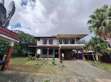 Casa de 4 habitaciones, Panamá · Alquiler Casa El Dorado