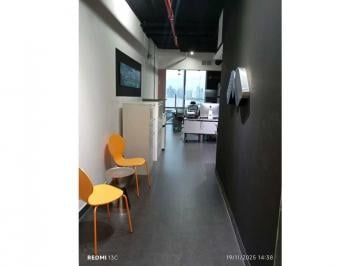 Oficina comercial · 97m² · 2 Estacionamientos · Alquilo Oficina en Financial Park