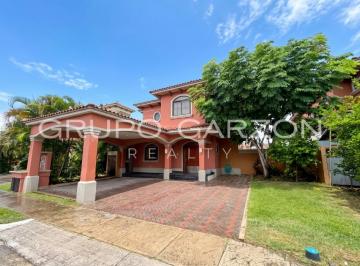 Casa de 4 habitaciones, Panamá · Casa Familiar en Venta en Costa Sur - 361 m² Cerca de Escuelas Internacionales